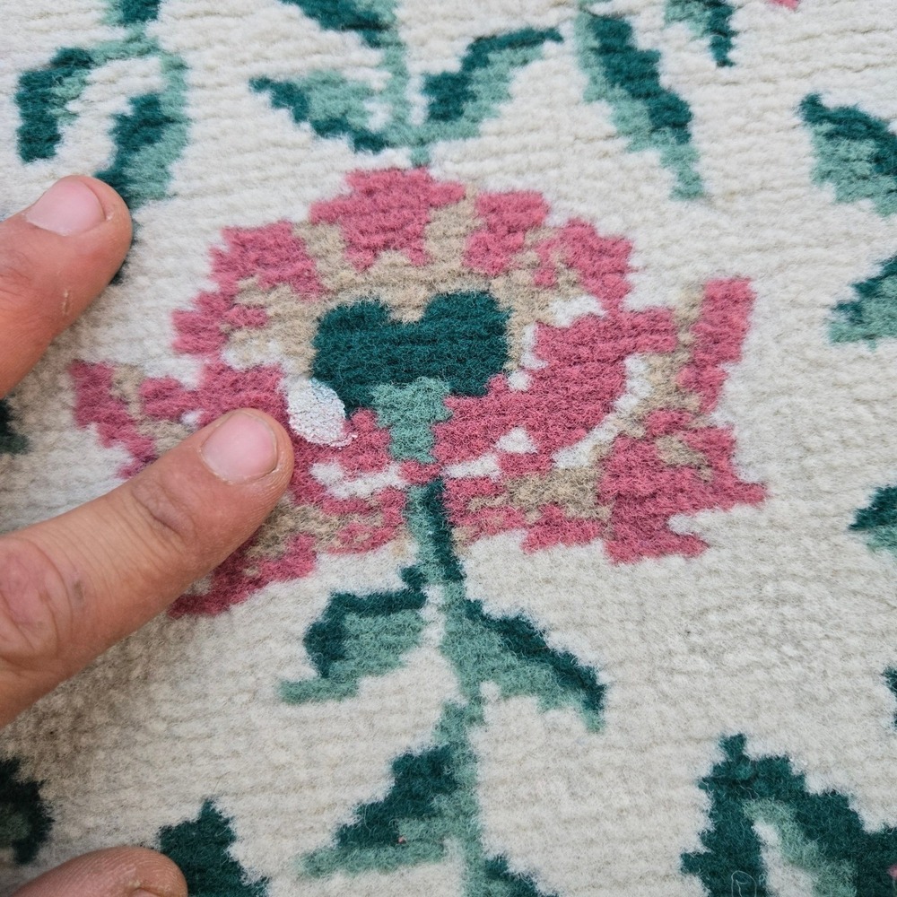 Floral Rose Accent Rug Area Rug Cream Pink Green Fringe USA 47" x 71 in - Picture 4 of 12